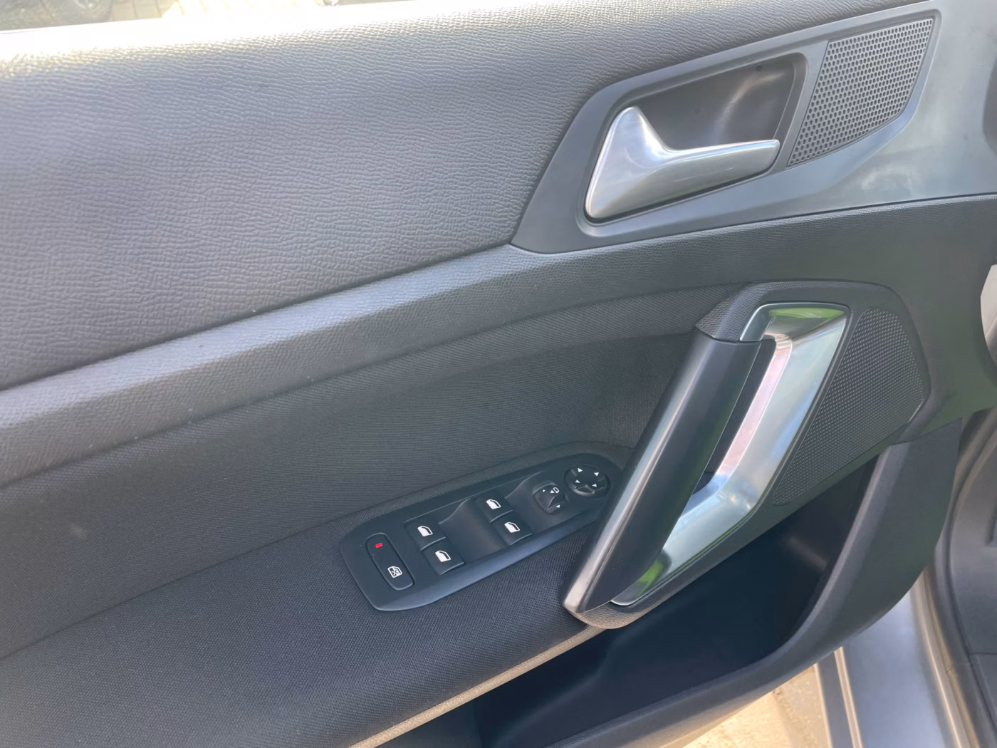 Peugeot 308 фото 17