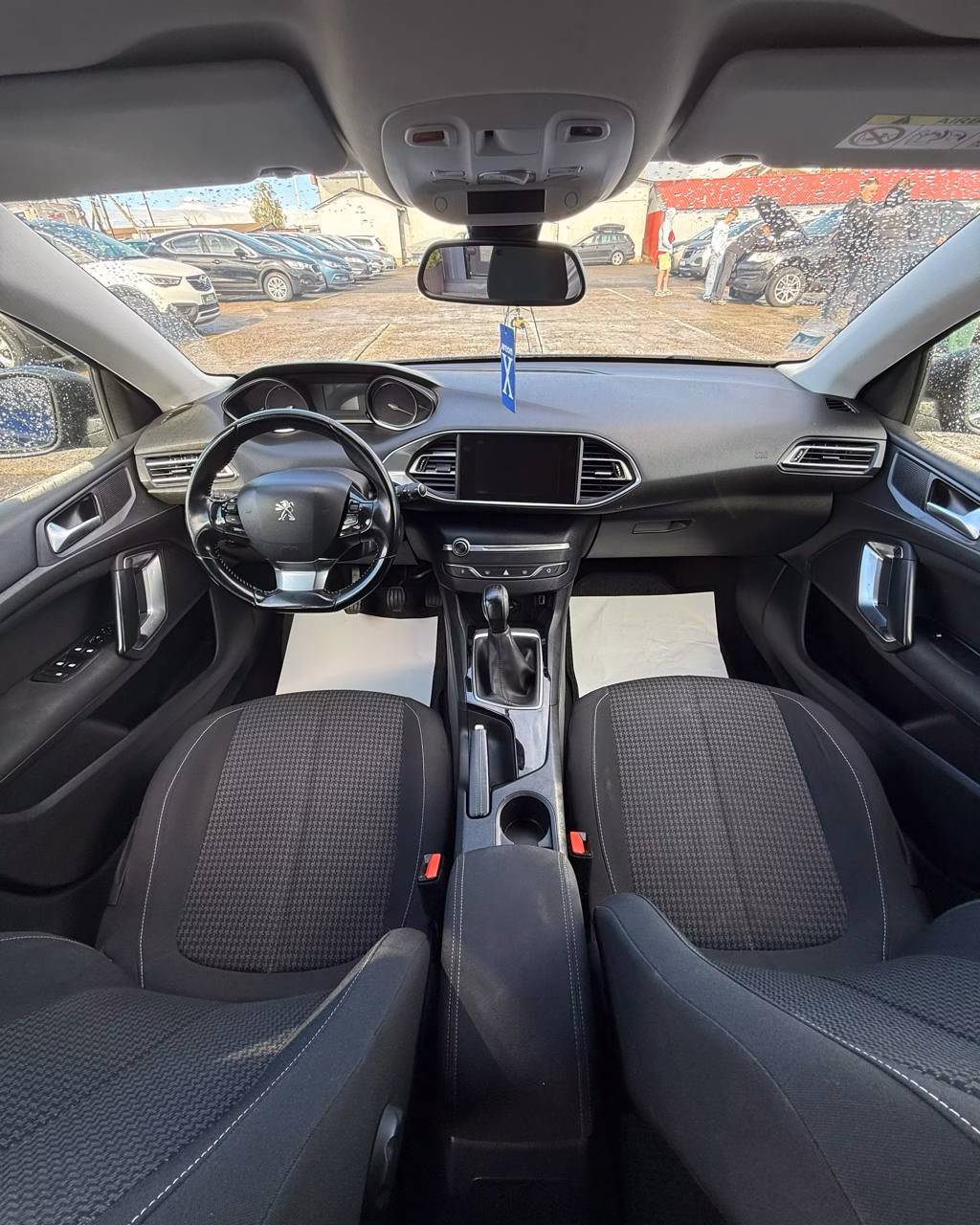 Peugeot 308 фото 9