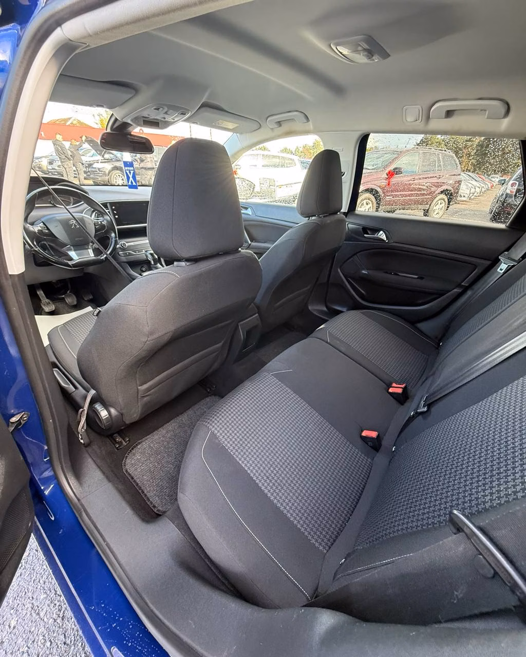 Peugeot 308 фото 11