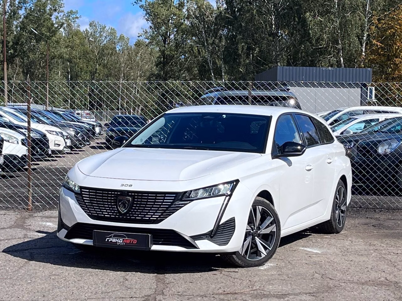 Peugeot 308 фото 2