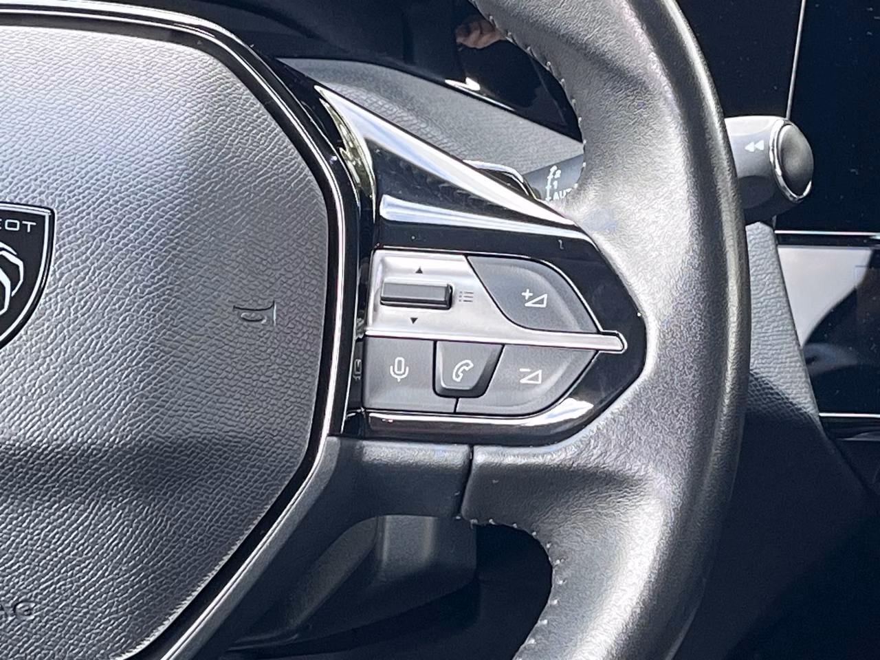 Peugeot 308 фото 15