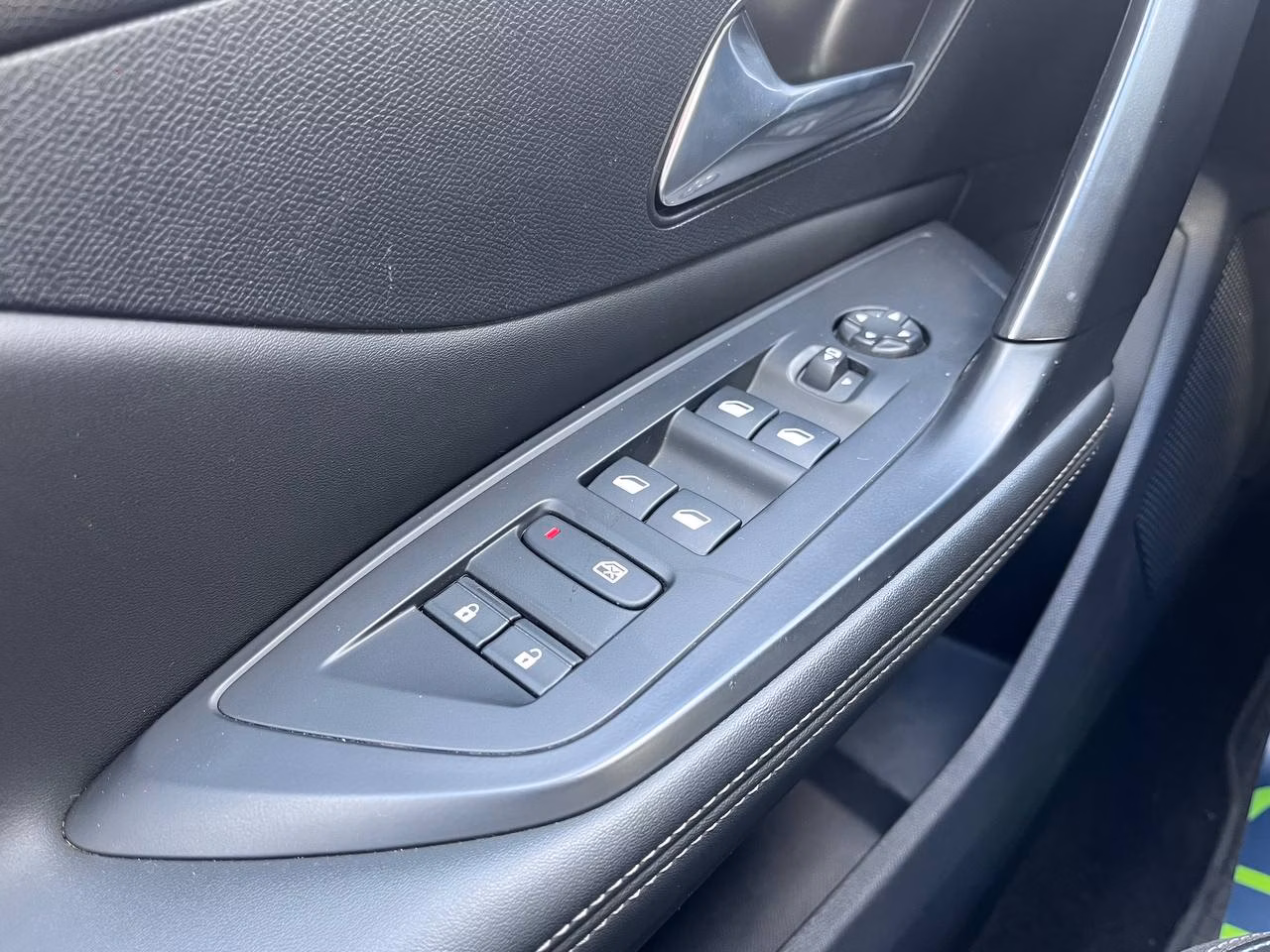Peugeot 308 фото 17