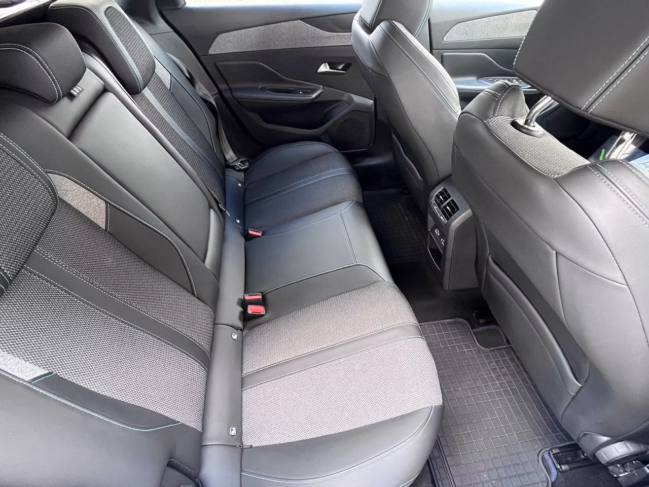 Peugeot 308 фото 9