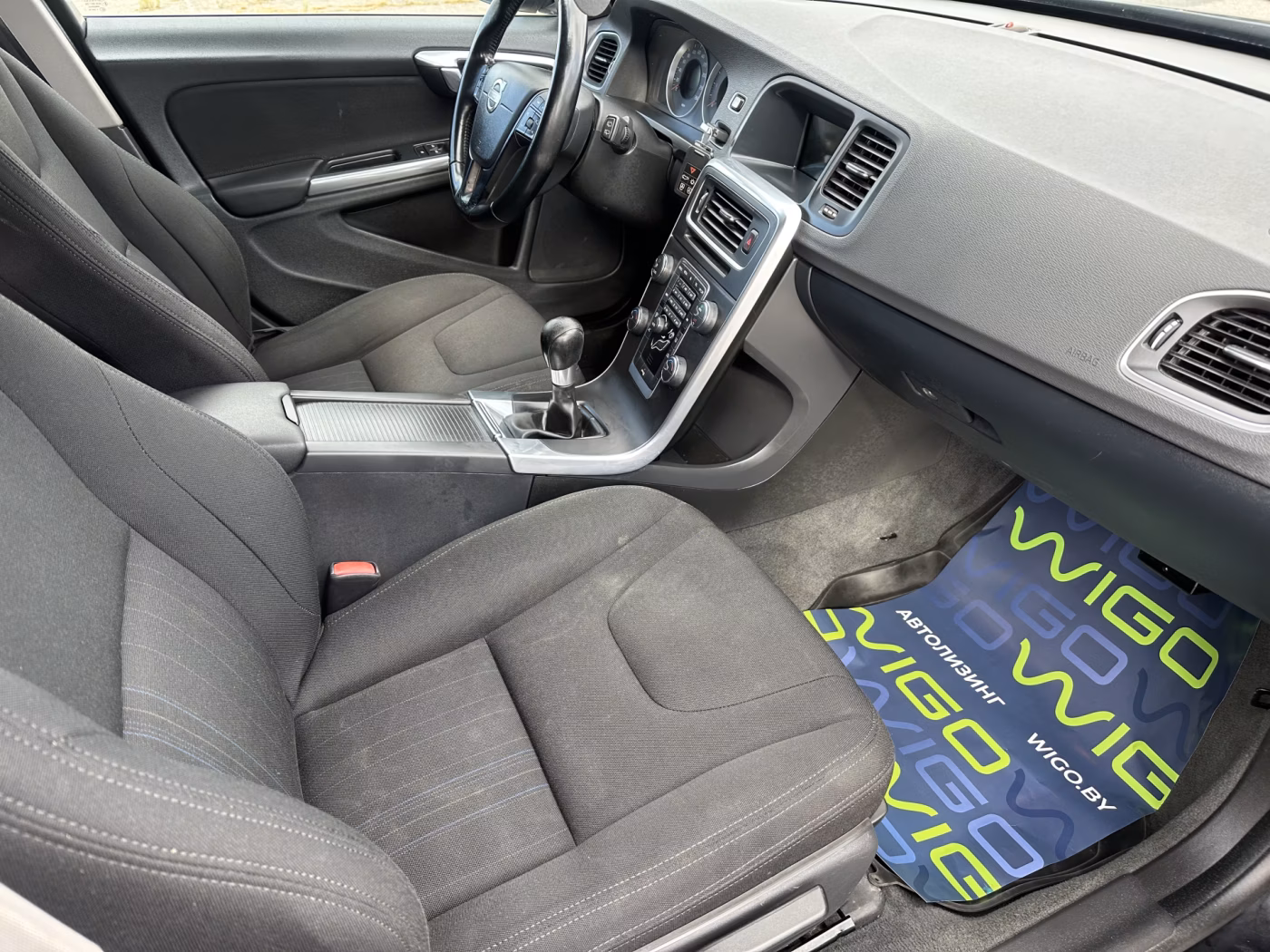Volvo V60 фото 12