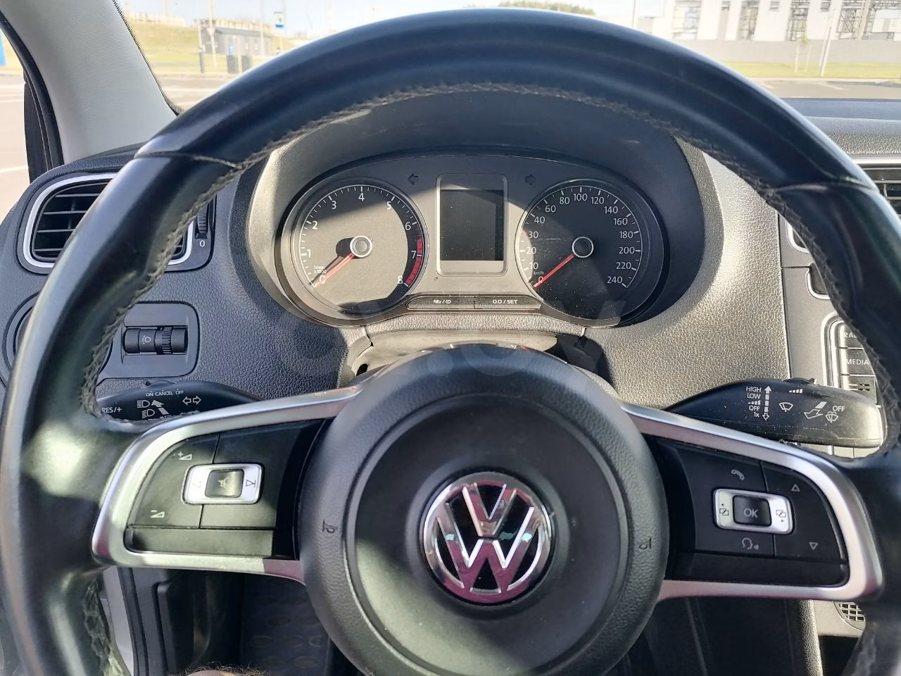 Volkswagen Polo Sedan фото 12