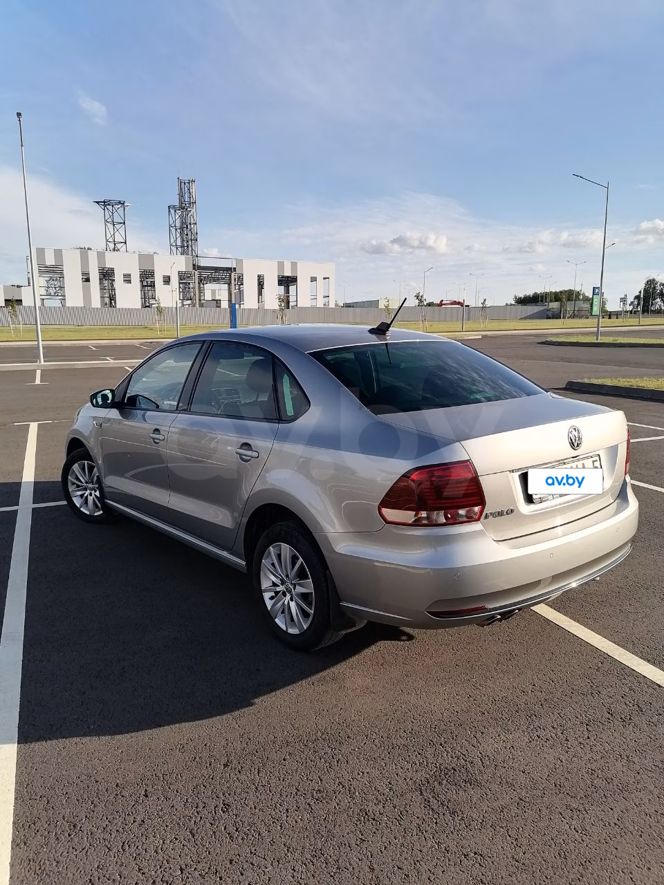 Volkswagen Polo Sedan фото 7