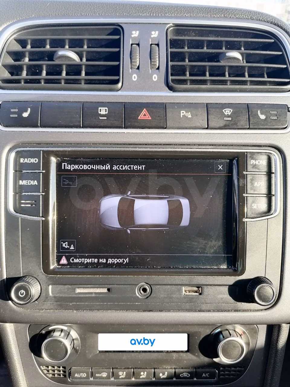 Volkswagen Polo Sedan фото 14