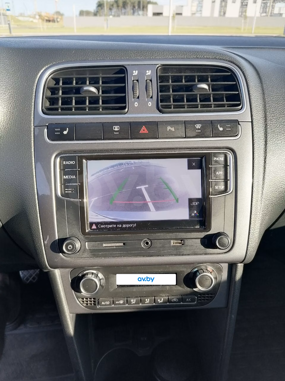 Volkswagen Polo Sedan фото 15