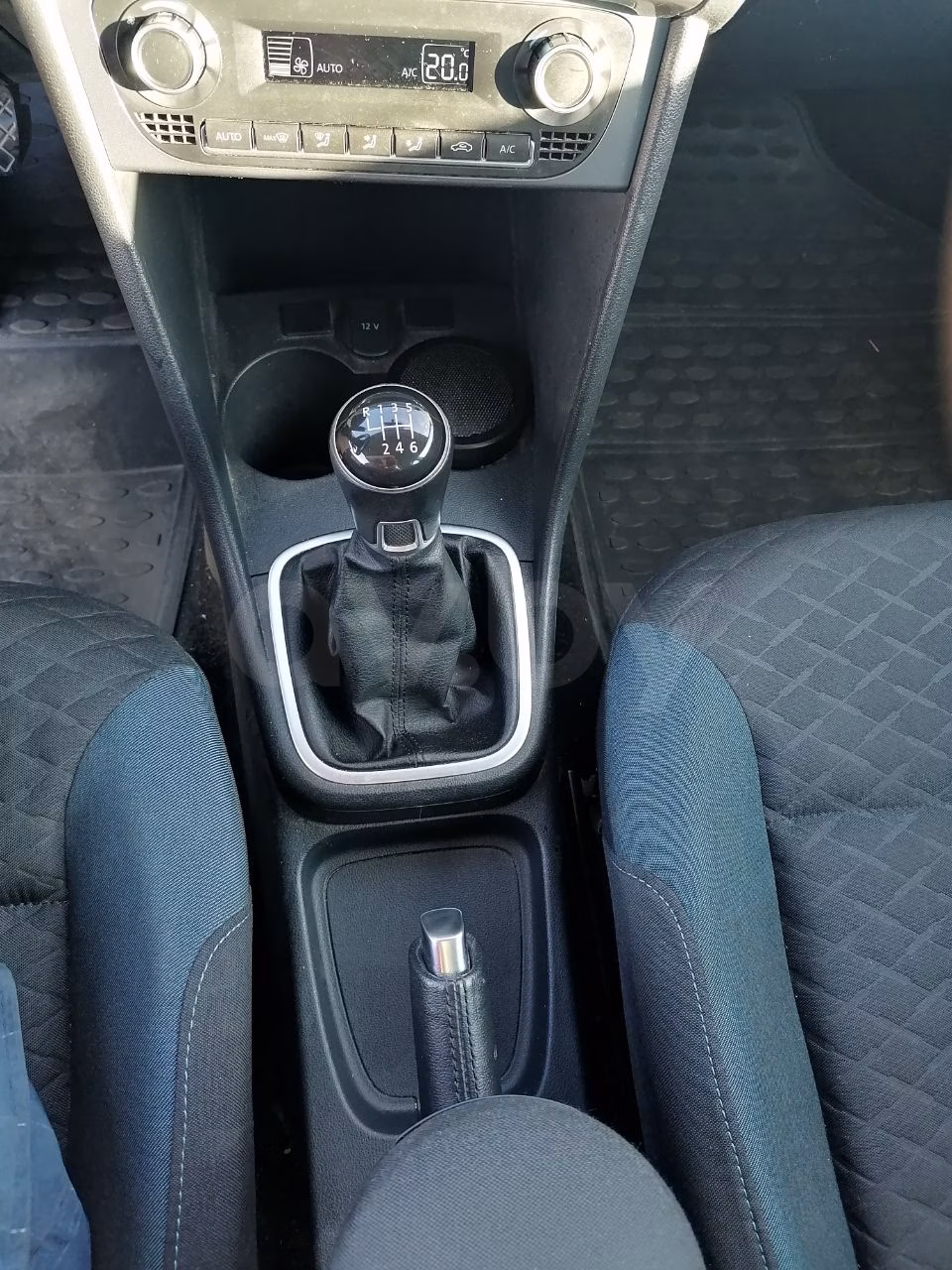 Volkswagen Polo Sedan фото 16