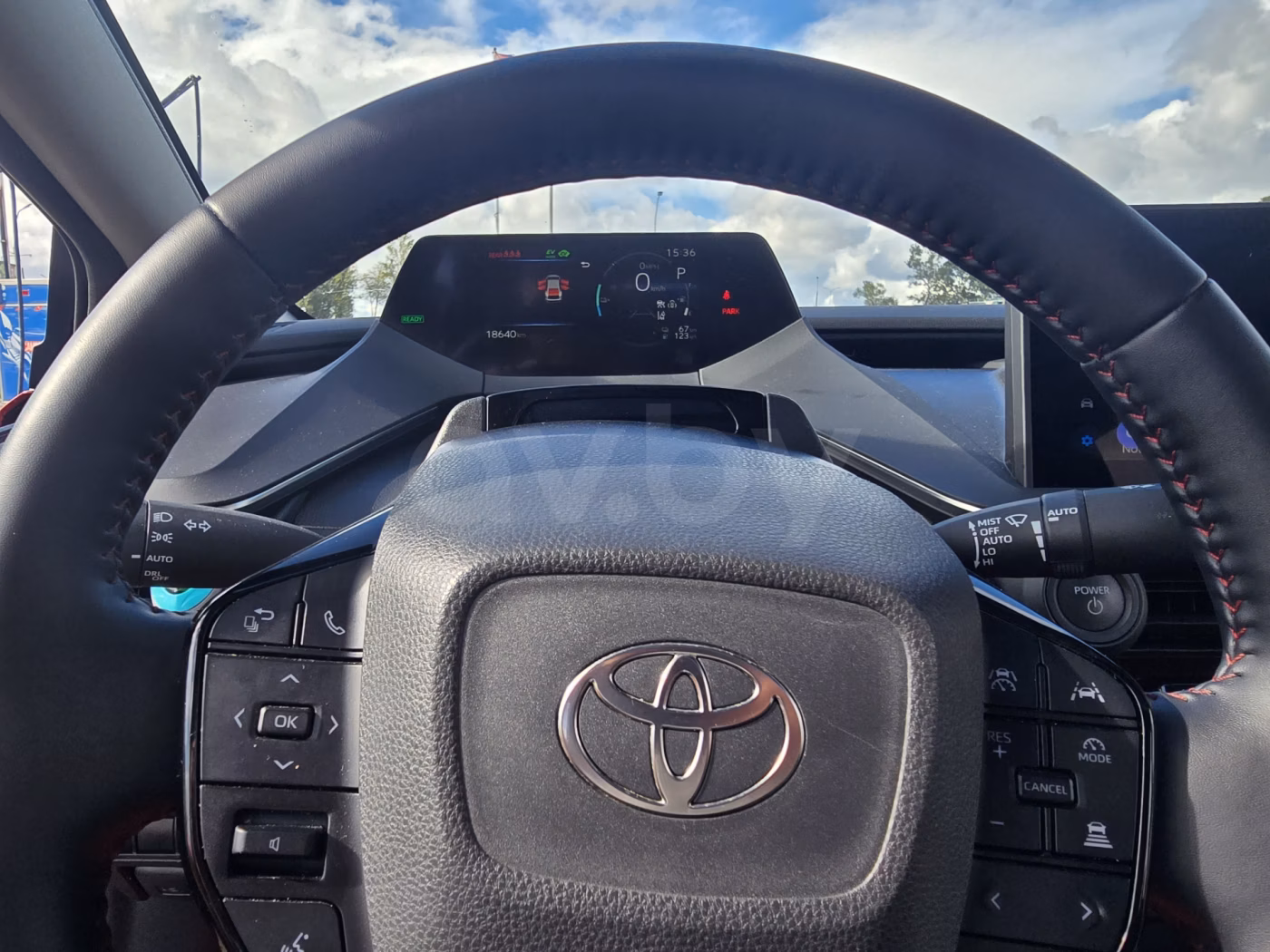 Toyota Prius Prime фото 11