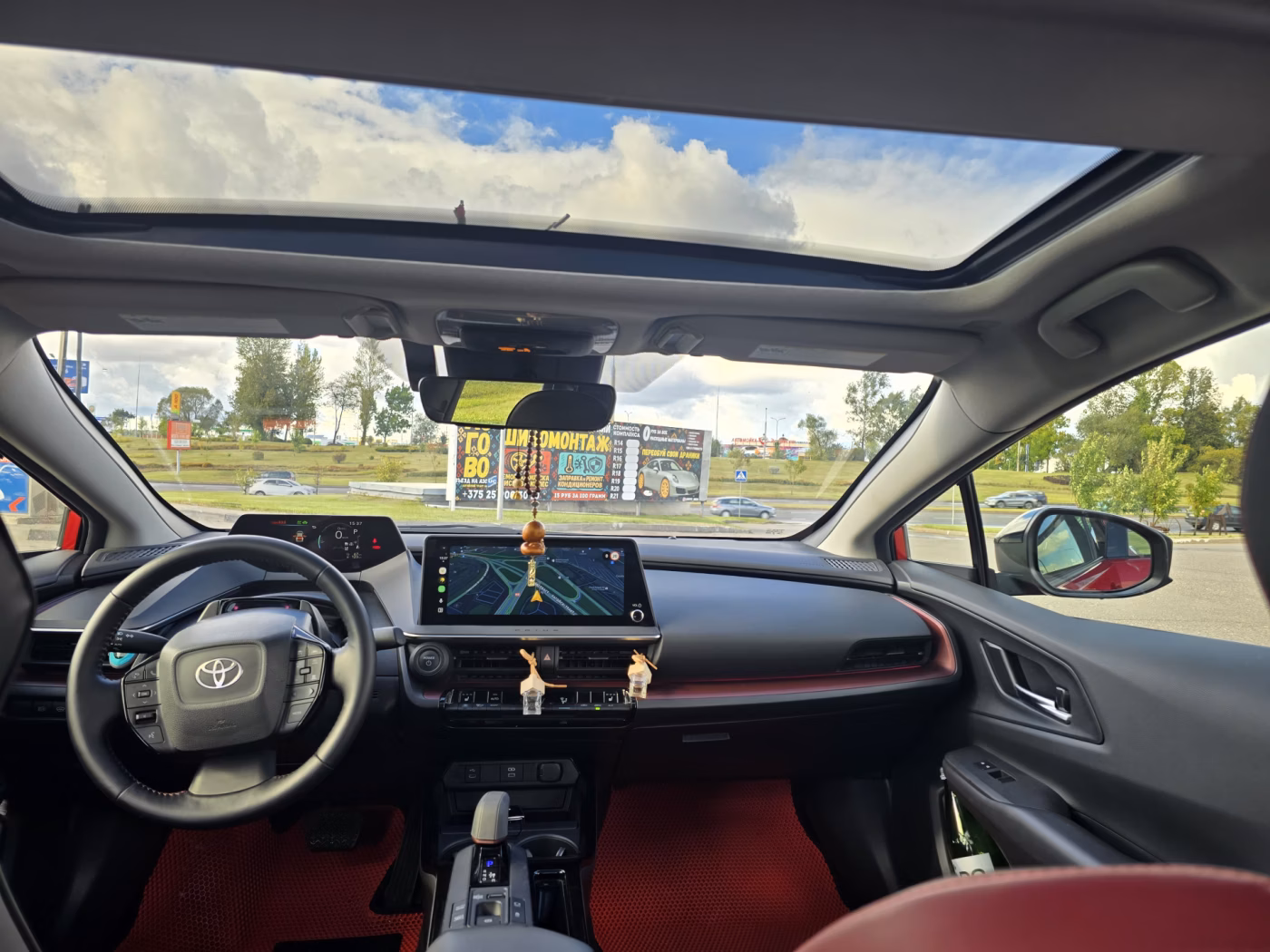 Toyota Prius Prime фото 8