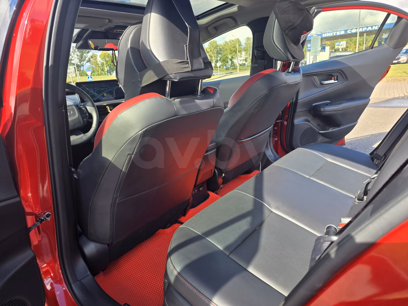 Toyota Prius Prime фото 9