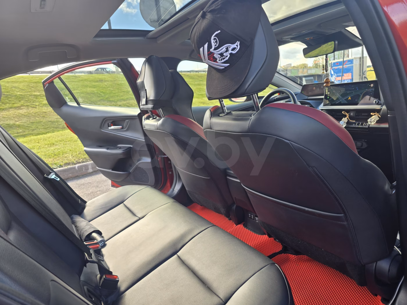 Toyota Prius Prime фото 10
