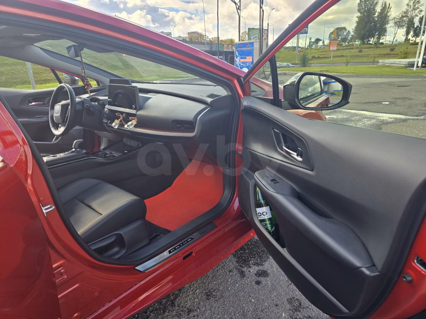 Toyota Prius Prime фото 12