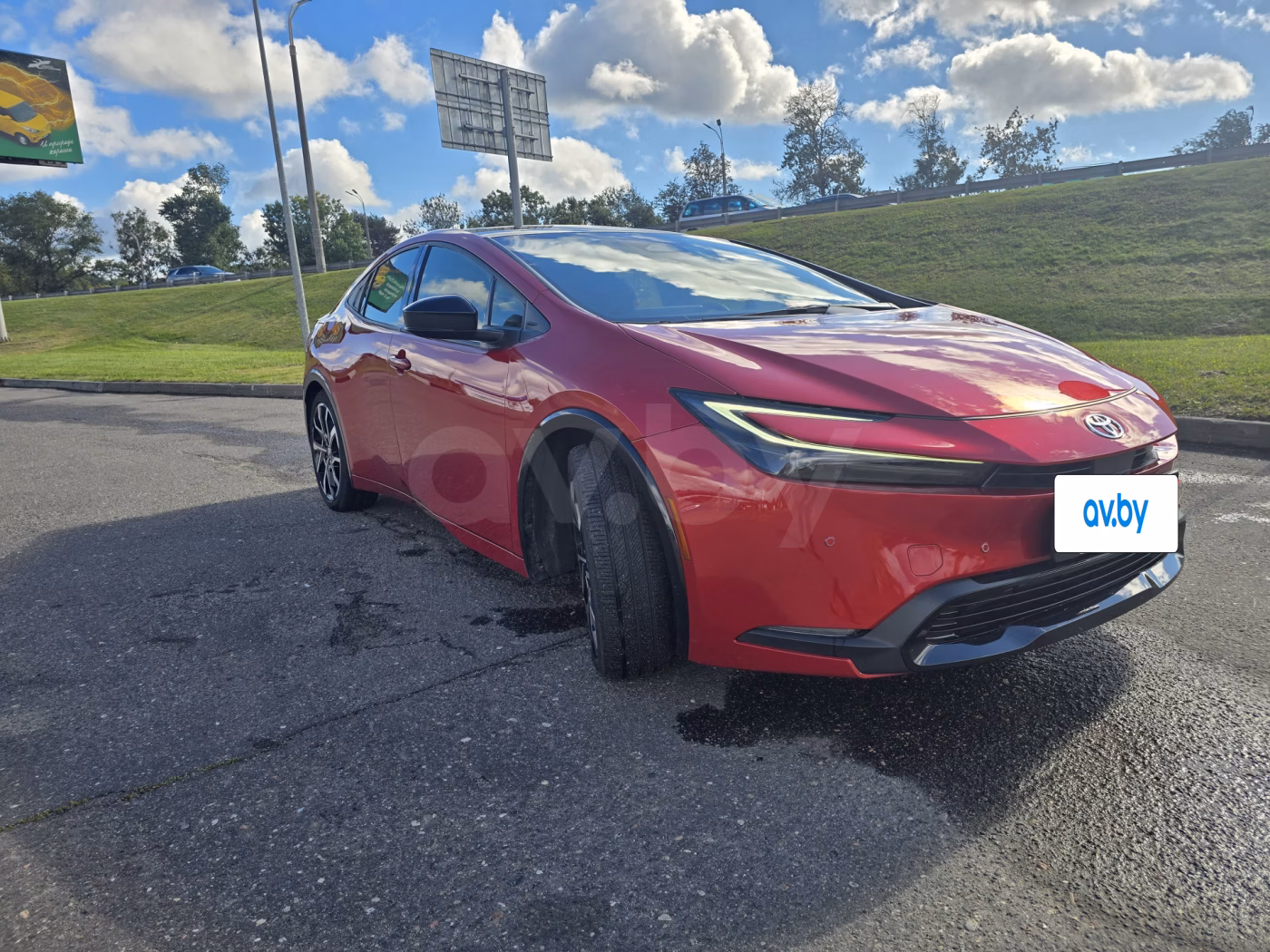 Toyota Prius Prime фото 3
