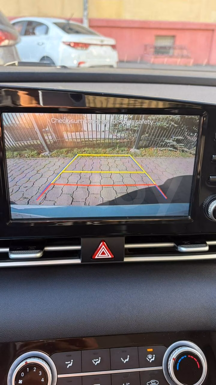 Hyundai Elantra фото 3