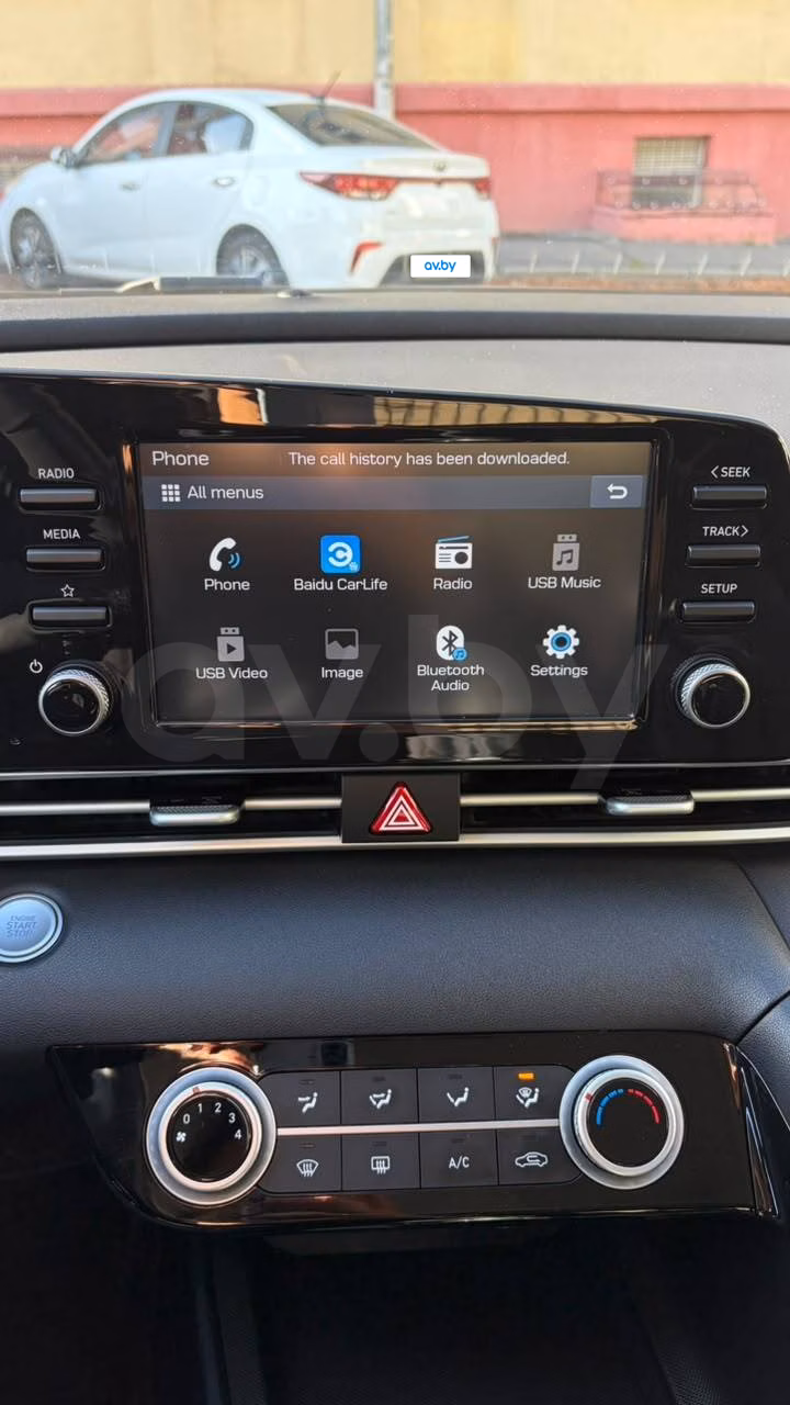 Hyundai Elantra фото 2