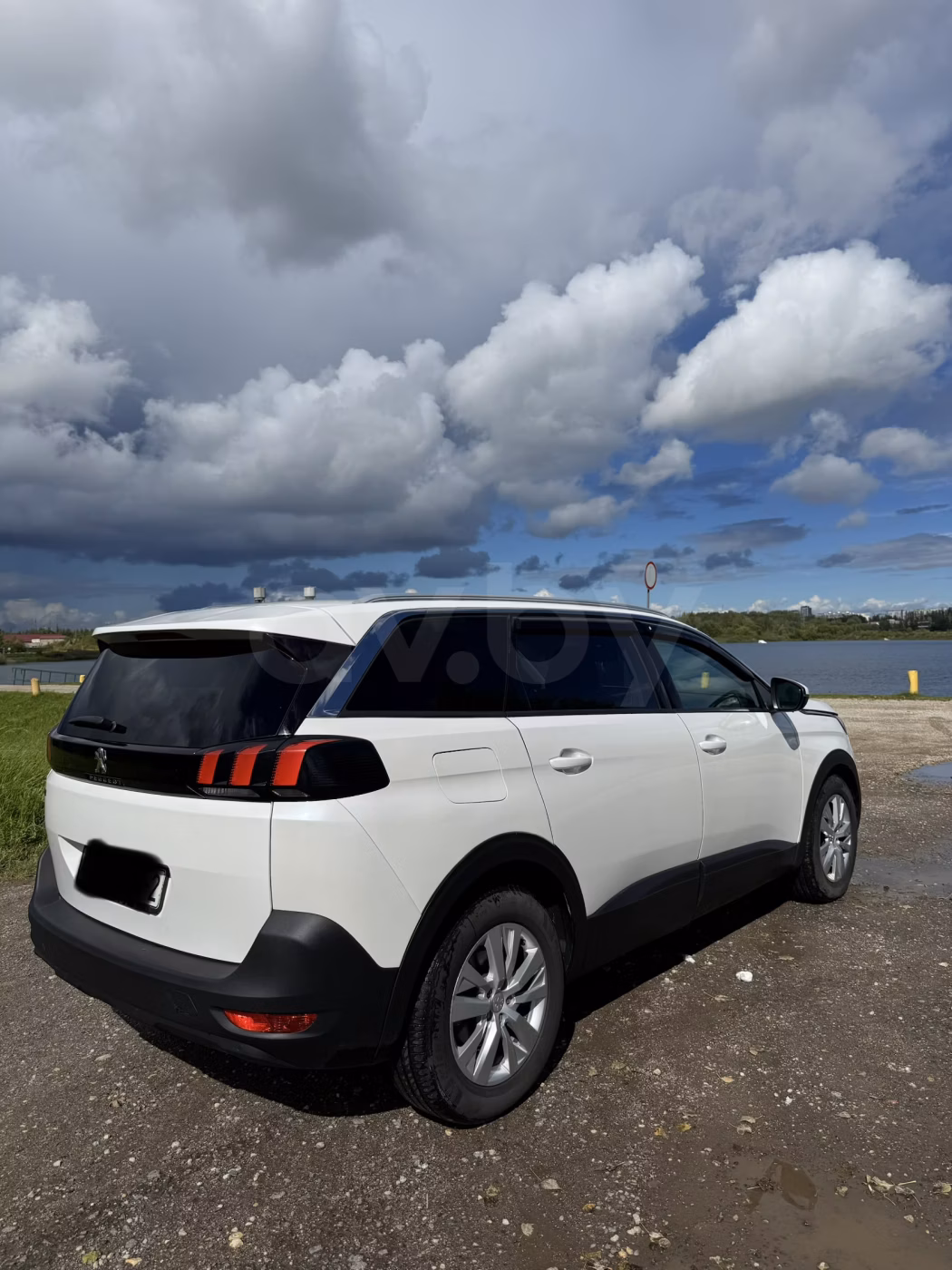Peugeot 5008 фото 2
