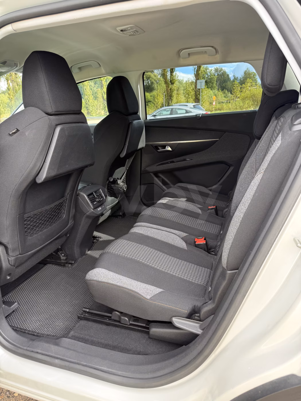 Peugeot 5008 фото 8