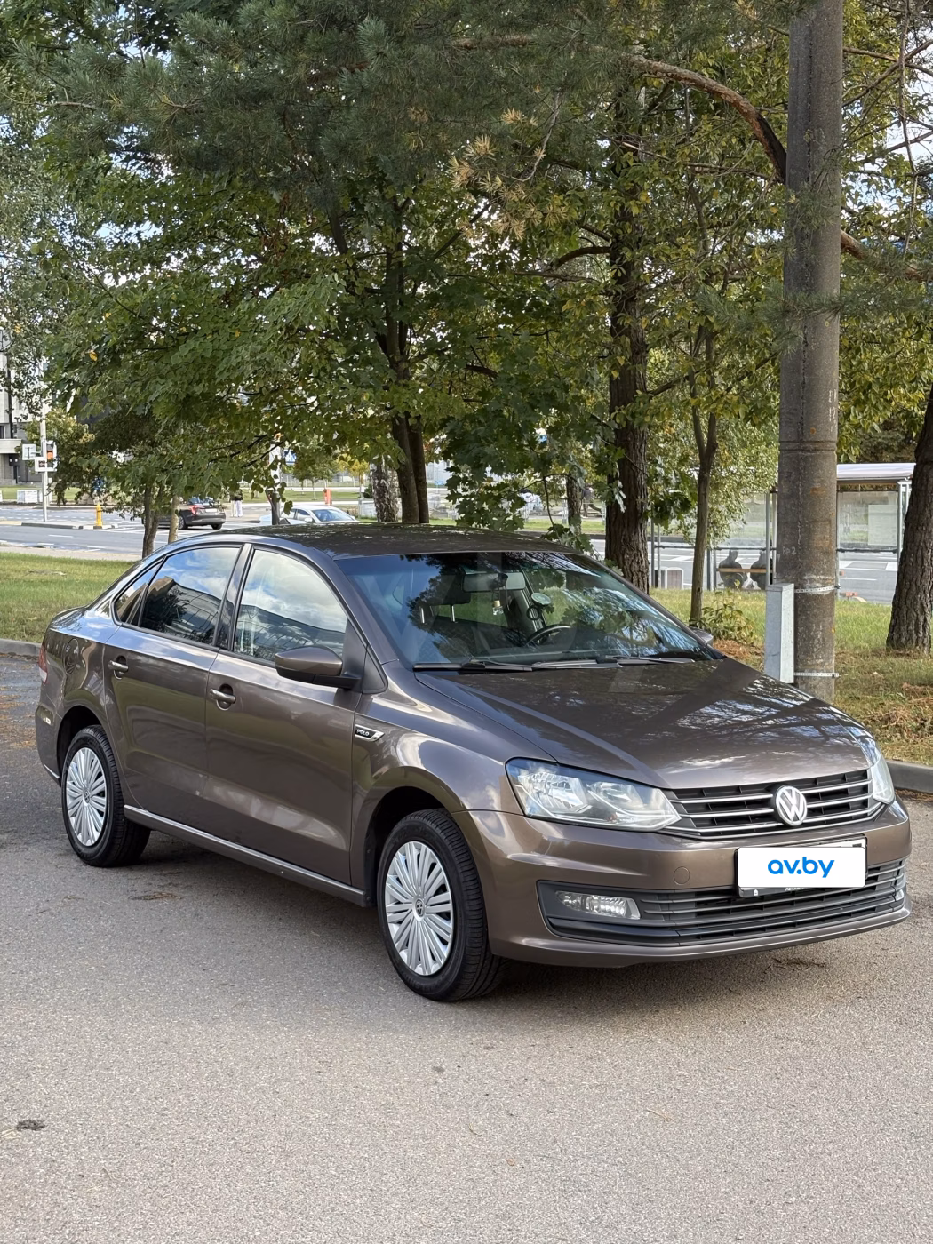 Volkswagen Polo Sedan фото 2