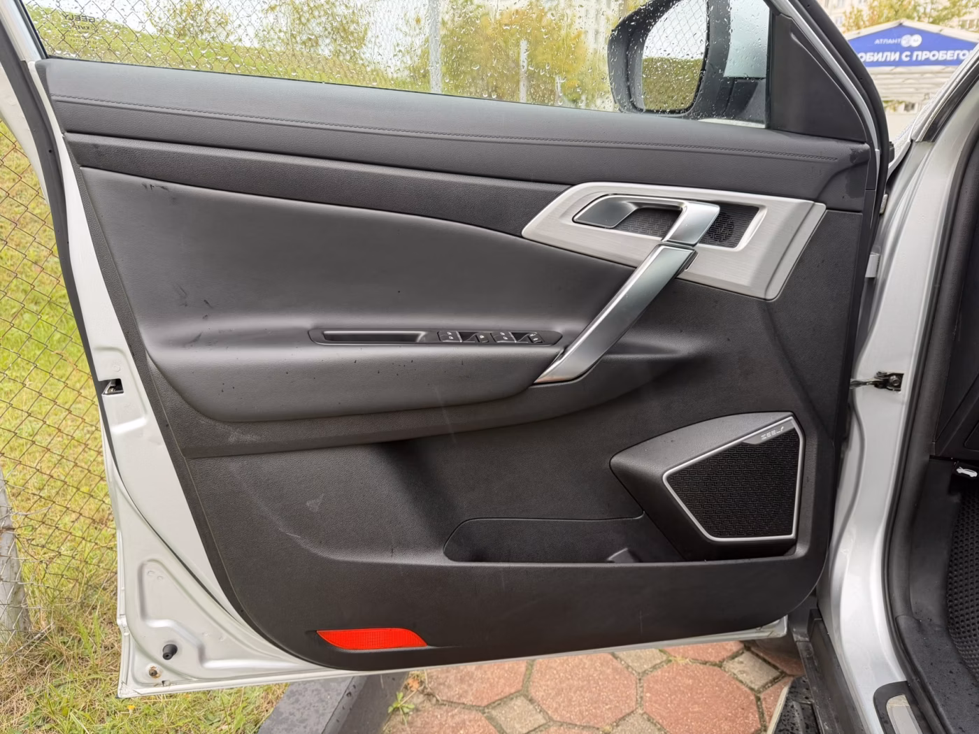Geely Atlas фото 15