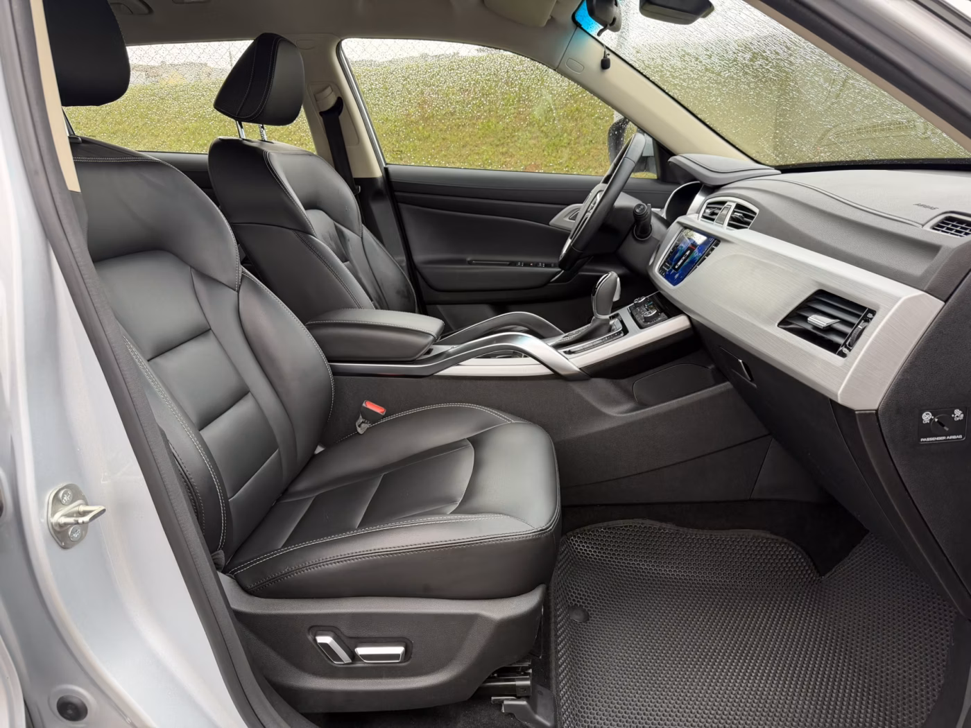 Geely Atlas фото 7