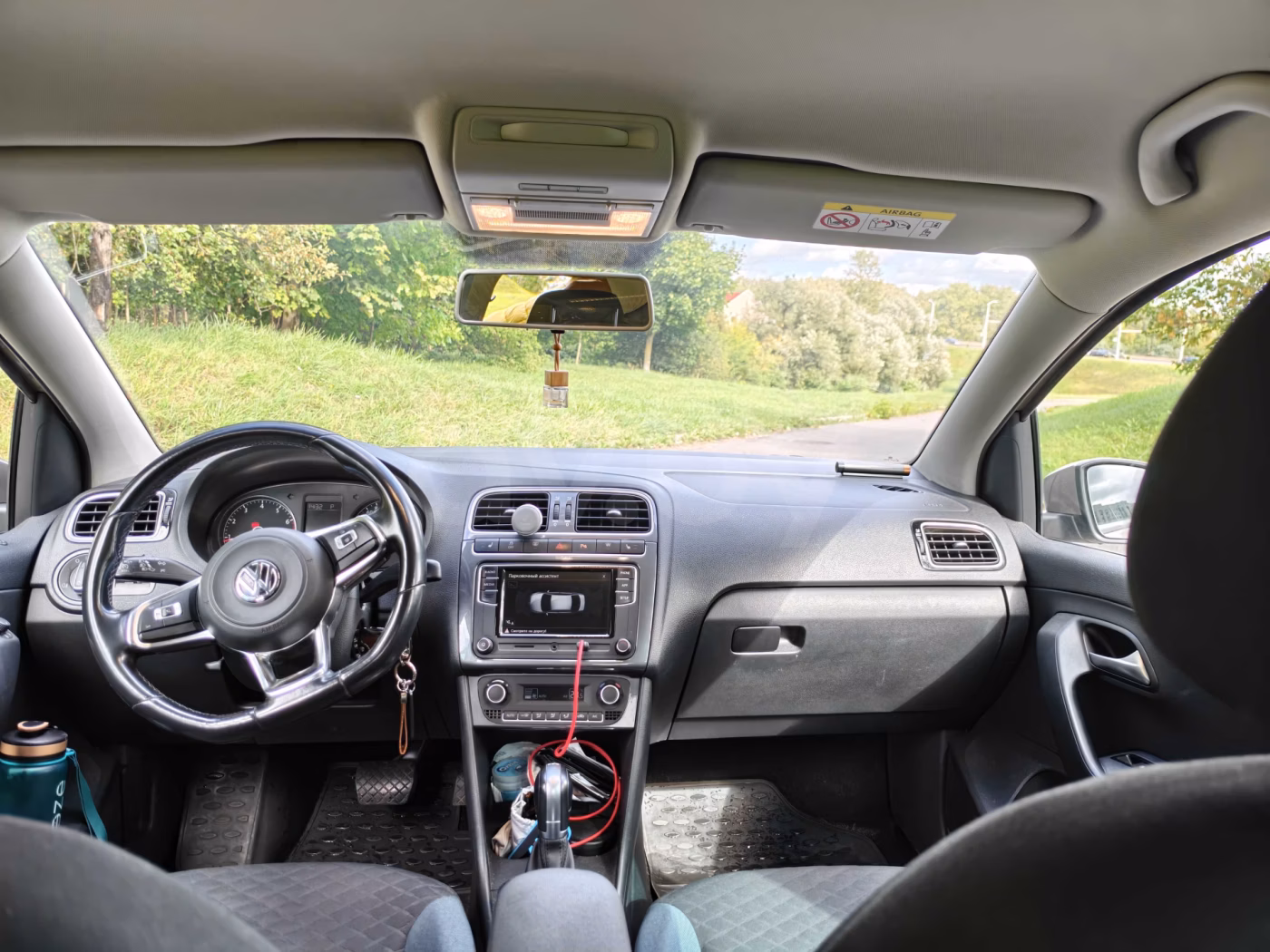 Volkswagen Polo Sedan фото 10