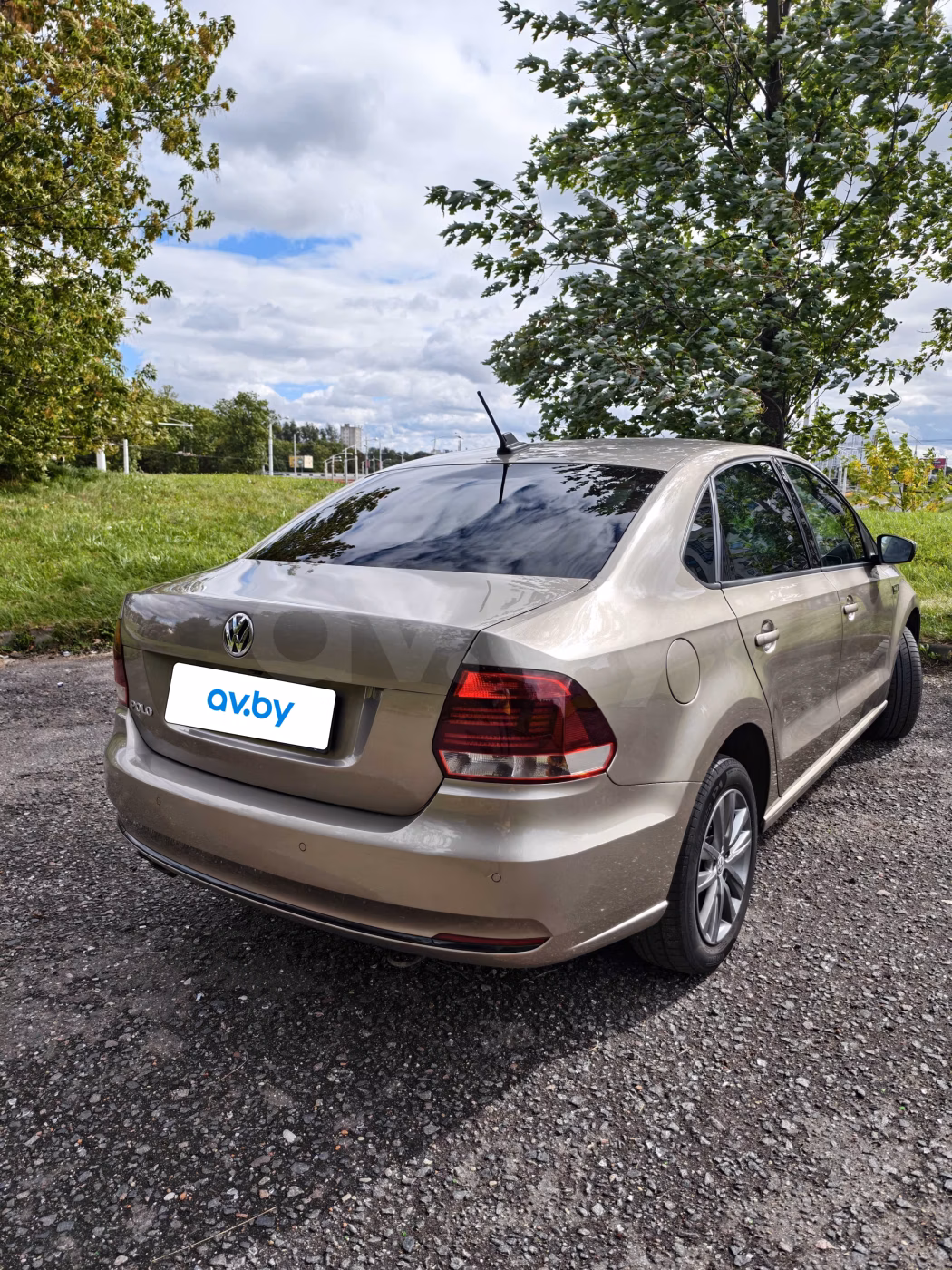 Volkswagen Polo Sedan фото 4