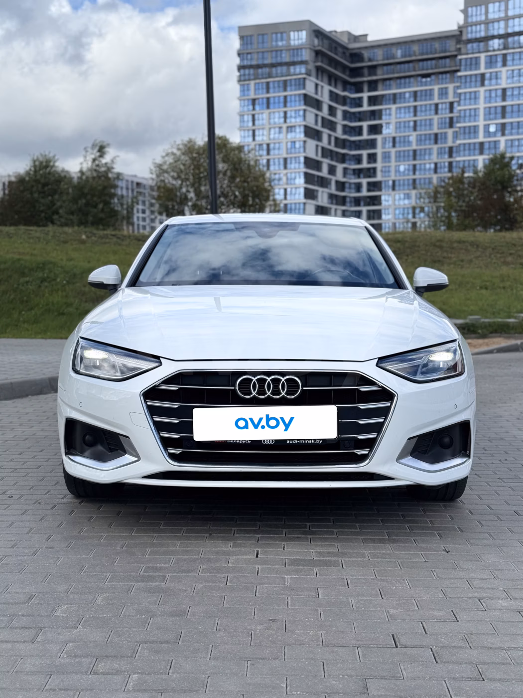 Audi A4 фото 2