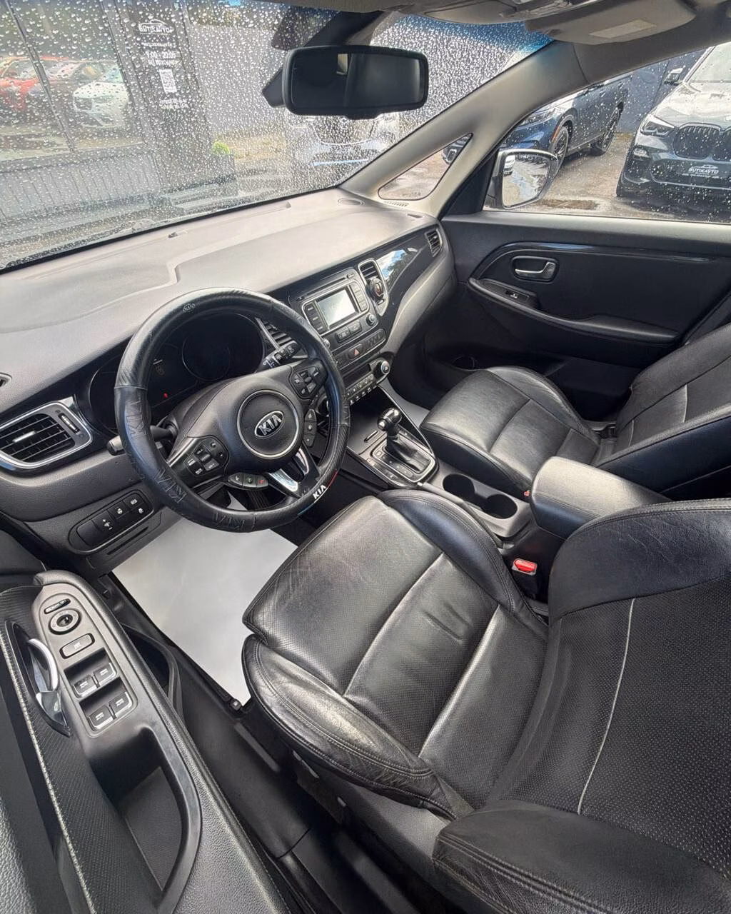 Kia Carens фото 6