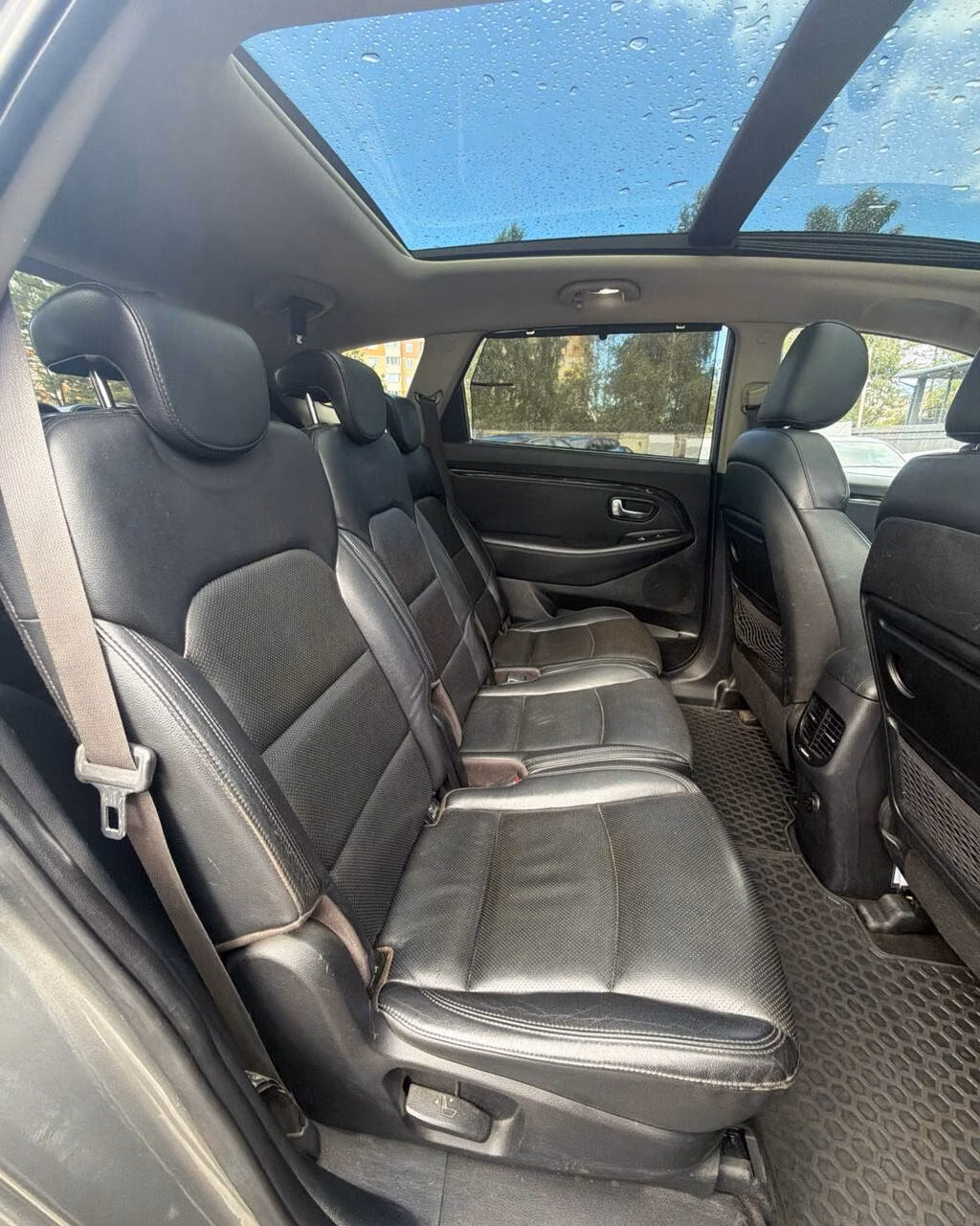 Kia Carens фото 8