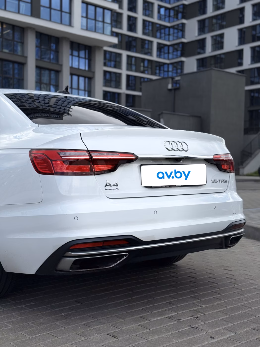Audi A4 фото 5