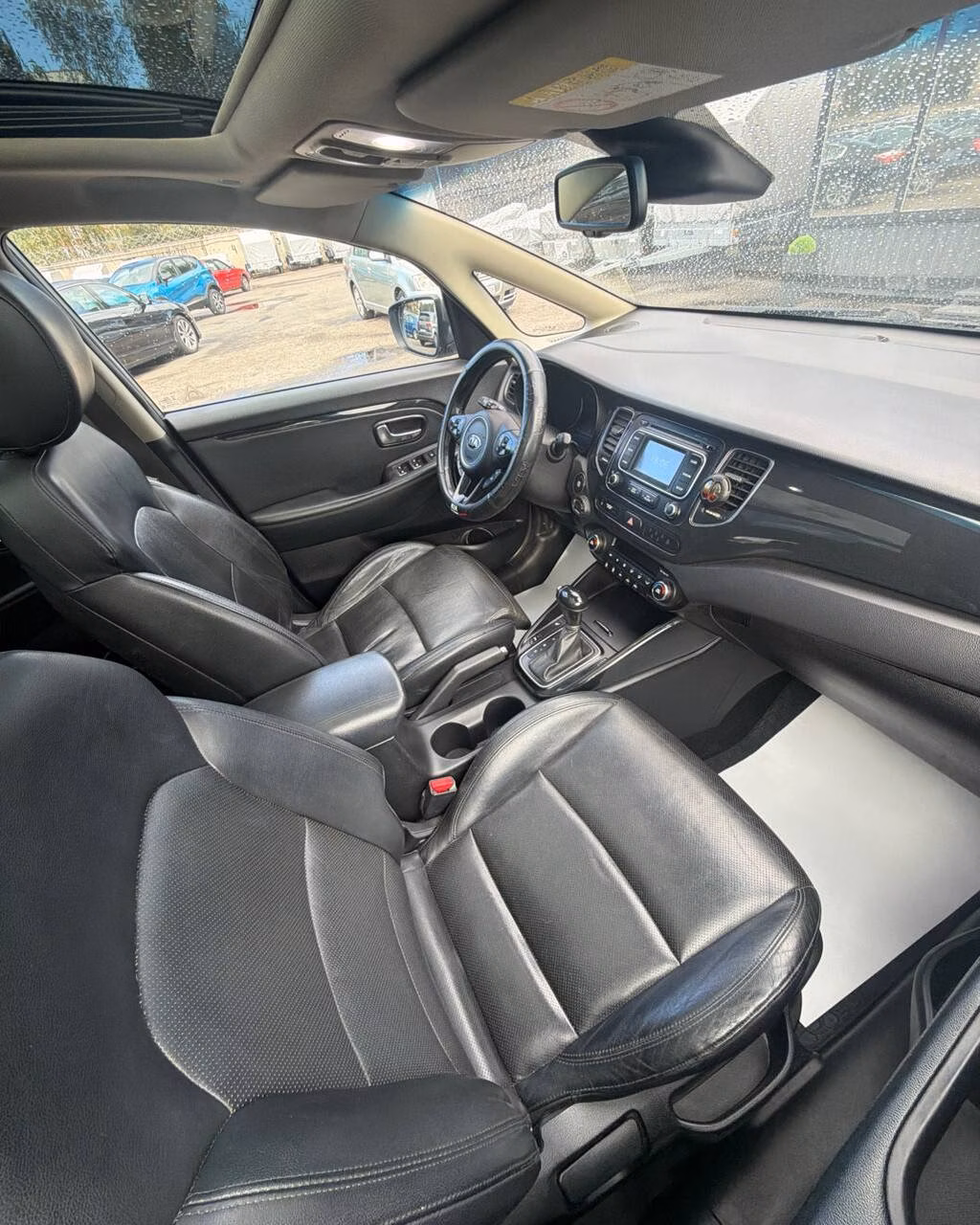Kia Carens фото 9