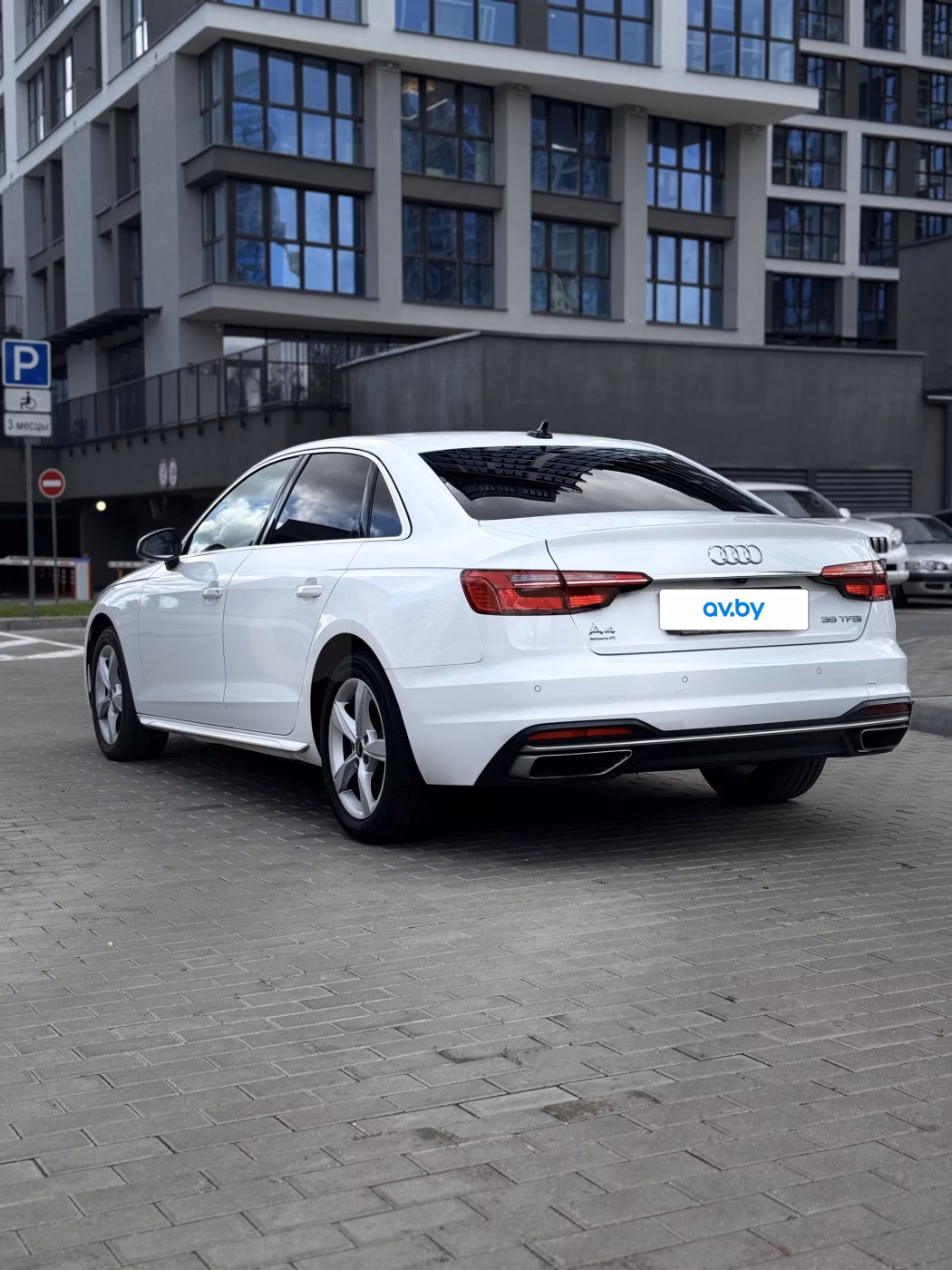 Audi A4 фото 9