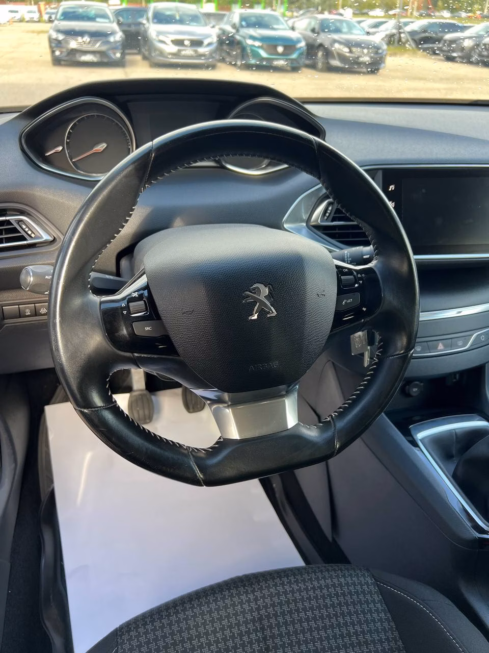Peugeot 308 фото 11