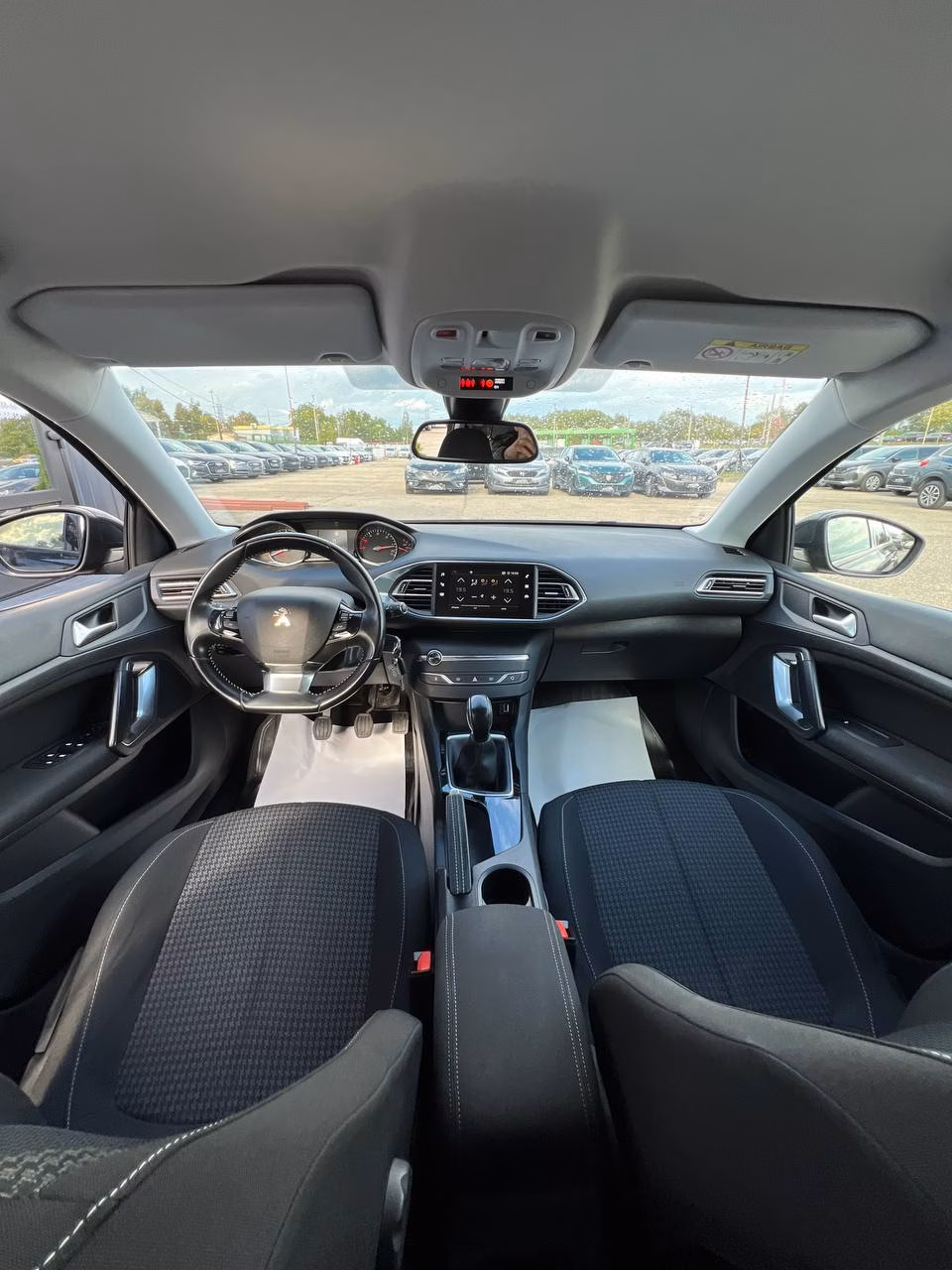 Peugeot 308 фото 13