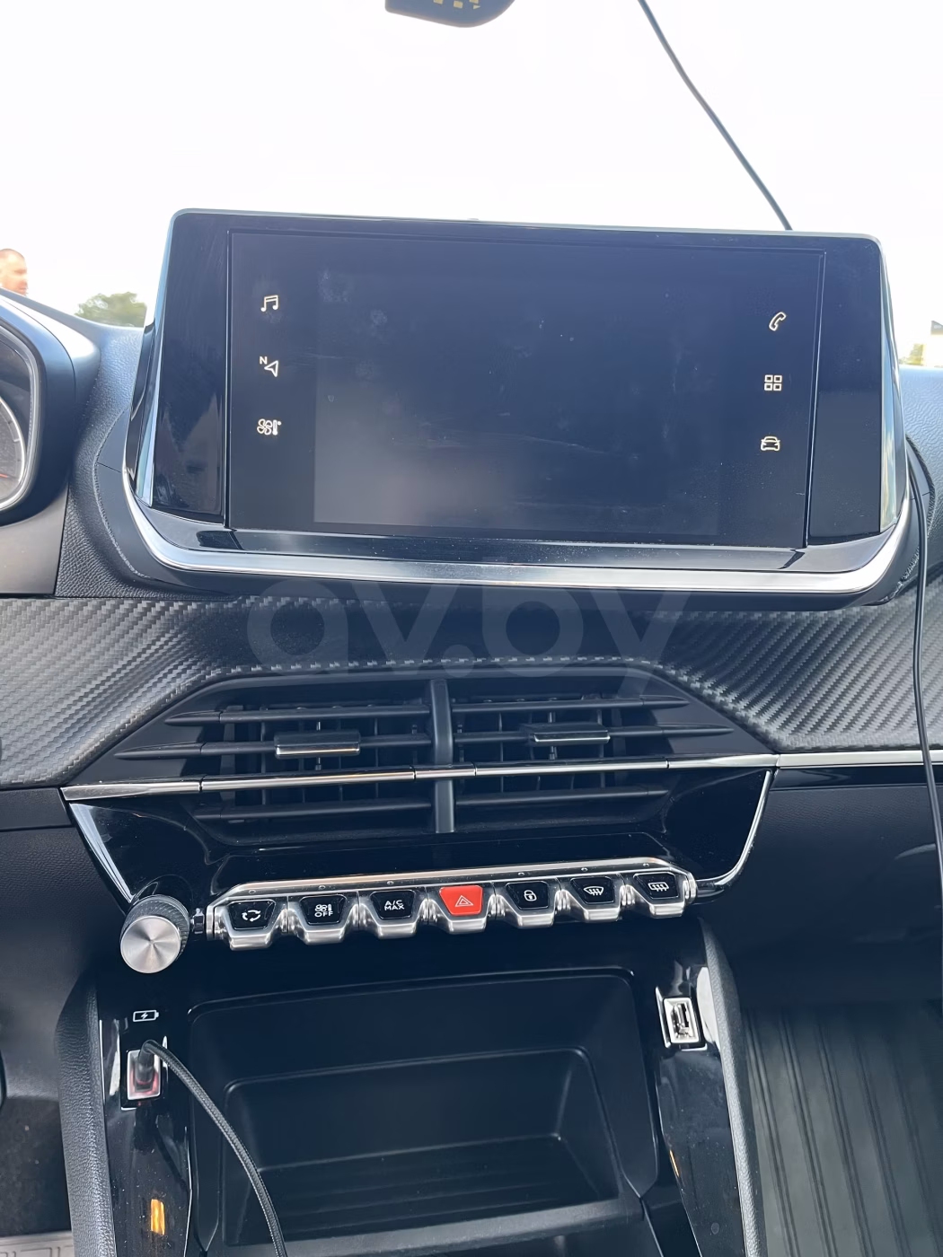 Peugeot 2008 фото 9