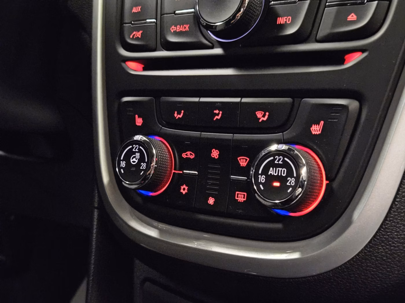 Opel Mokka фото 16