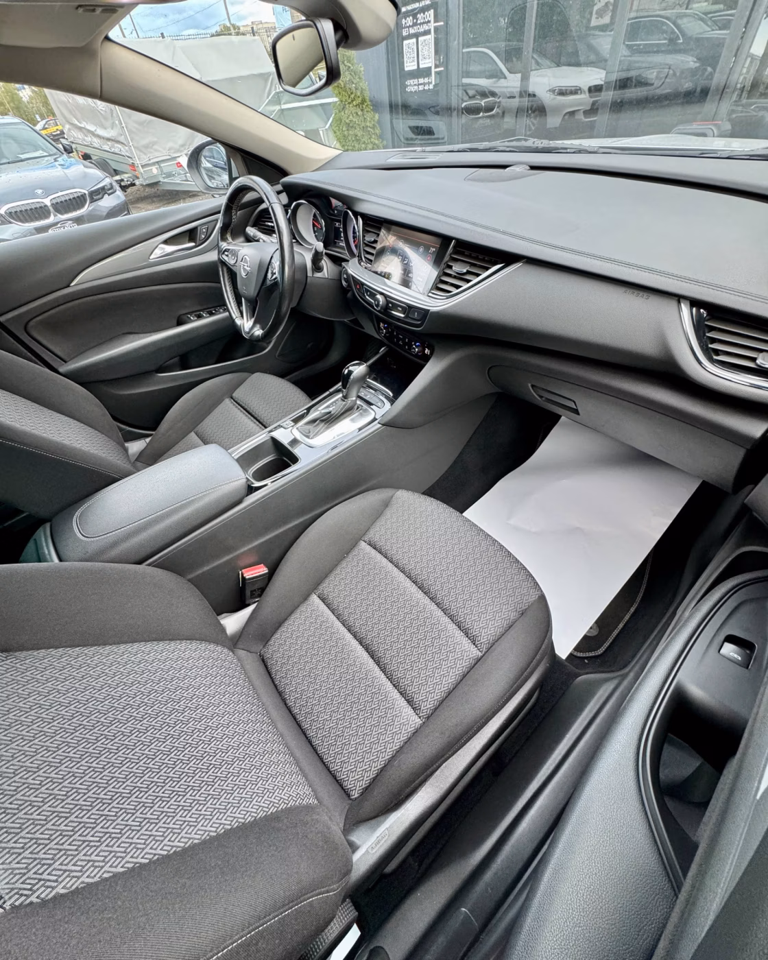 Opel Insignia фото 12