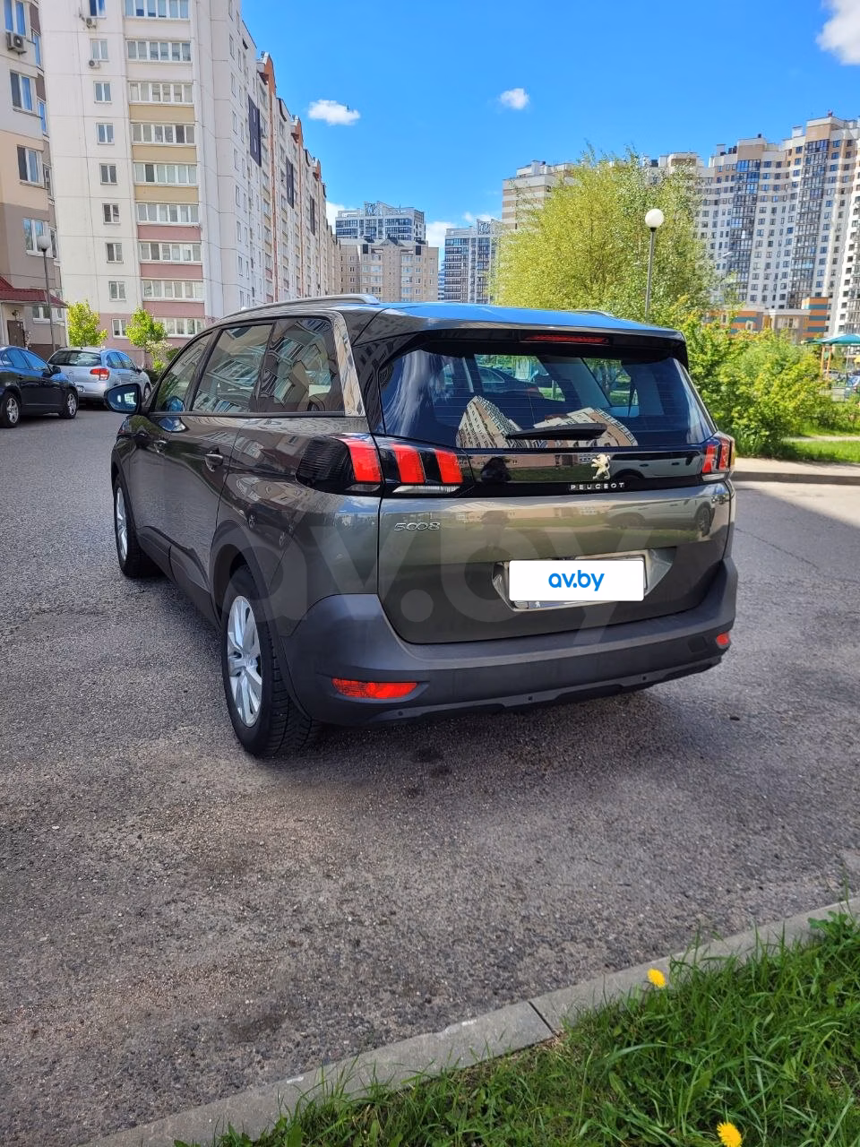 Peugeot 5008 фото 13