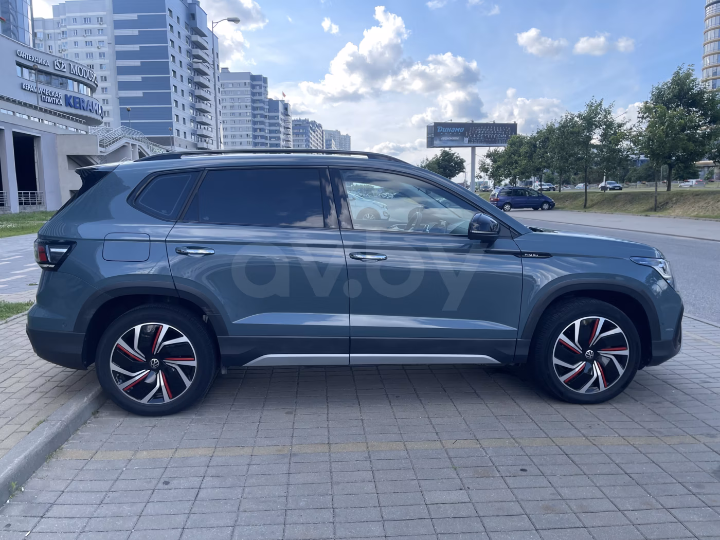 Volkswagen Tharu