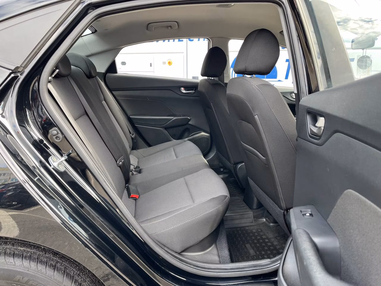 Hyundai Accent фото 22