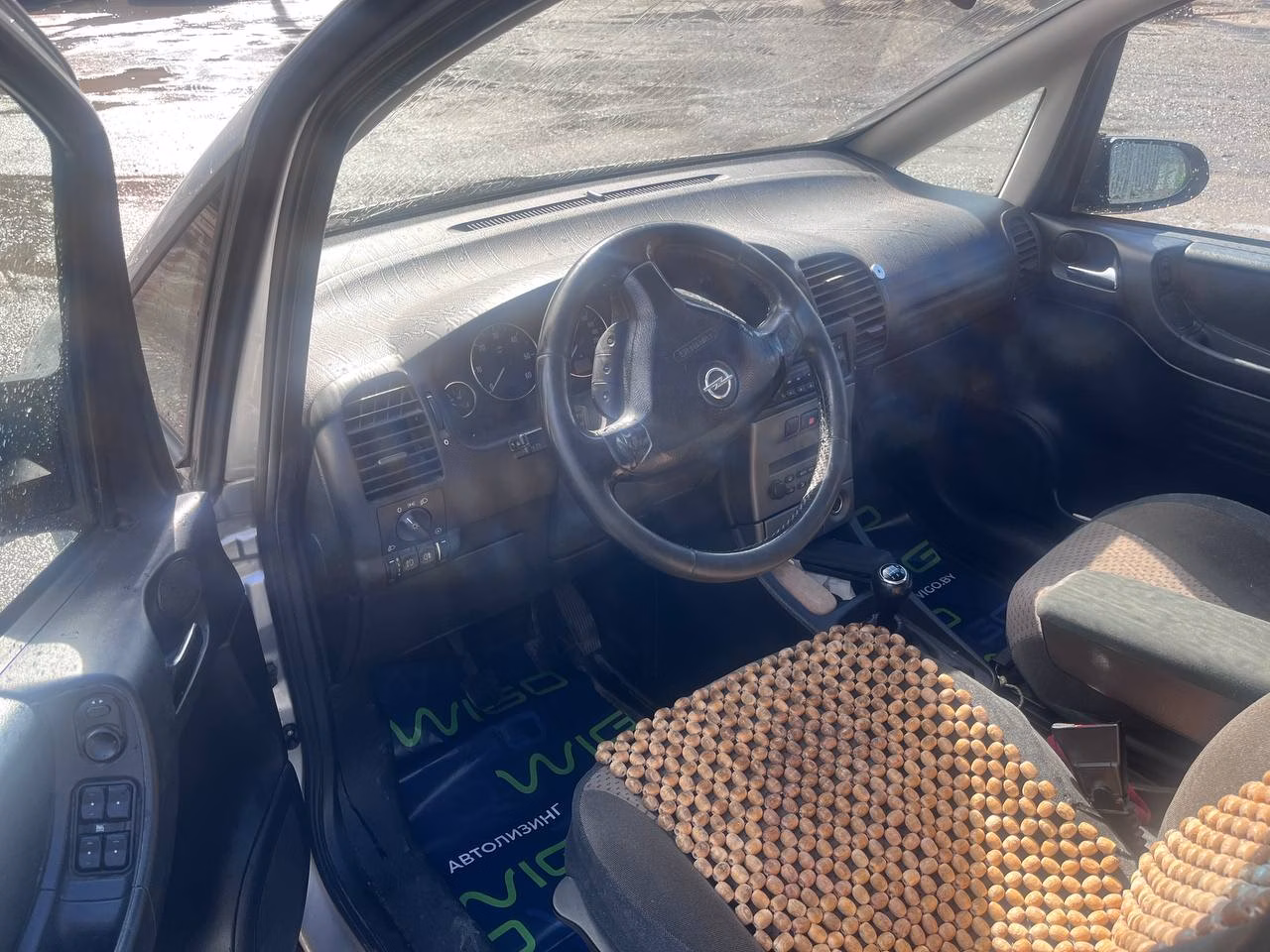 Opel Zafira фото 9