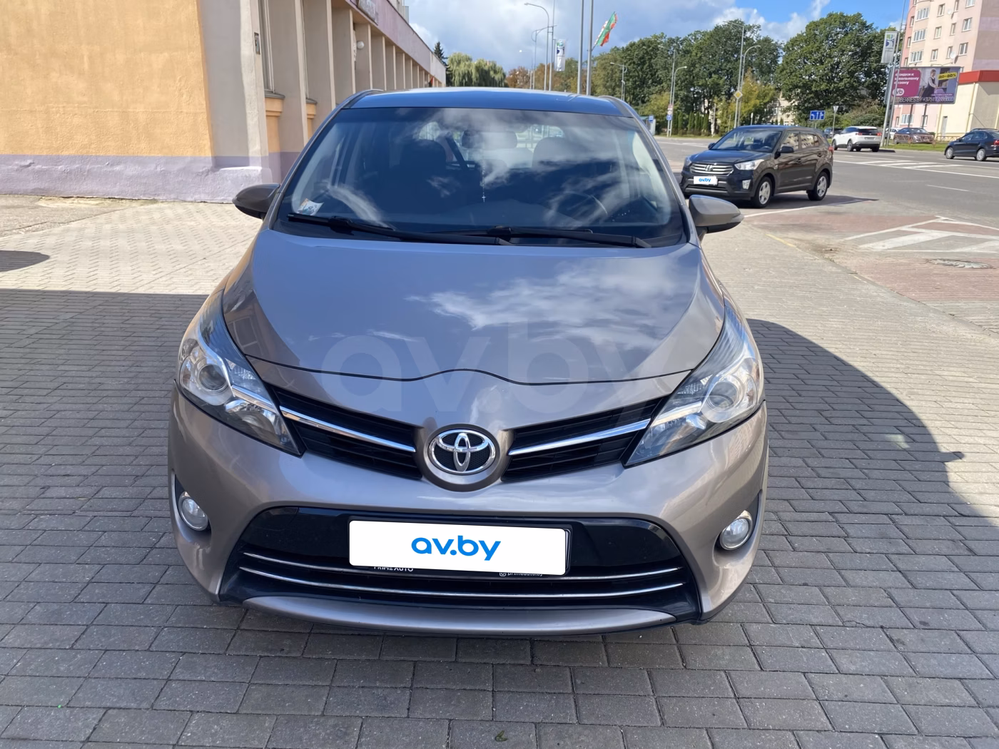 Toyota Verso фото 2