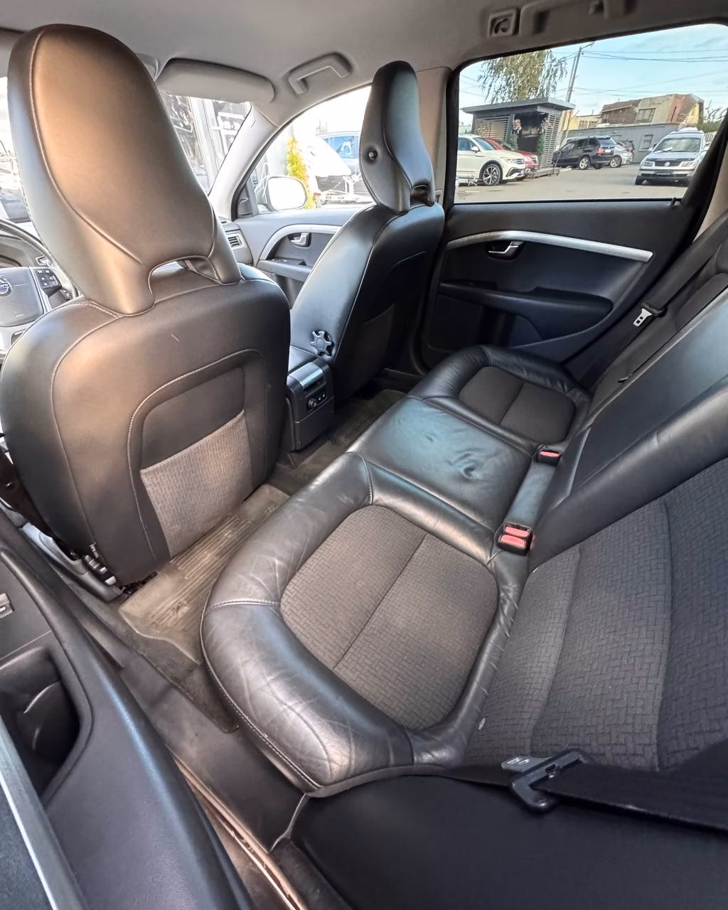 Volvo V70 фото 11