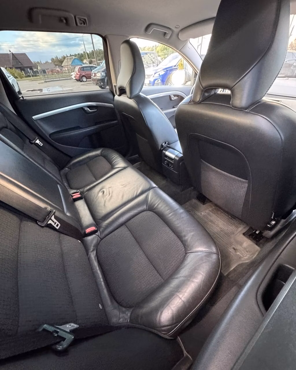 Volvo V70 фото 12