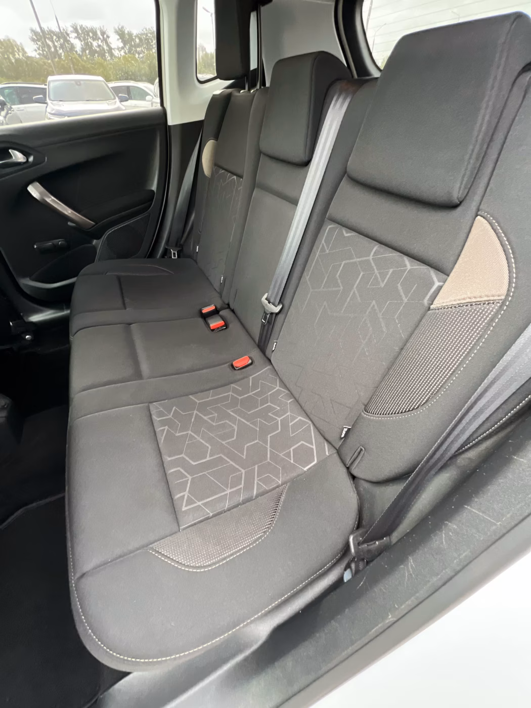 Peugeot 2008 фото 14