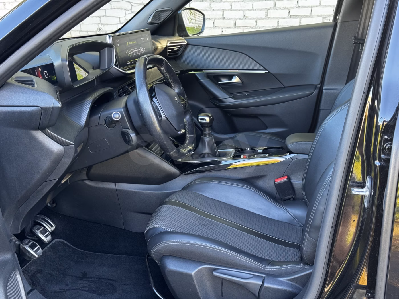 Peugeot 2008 фото 7
