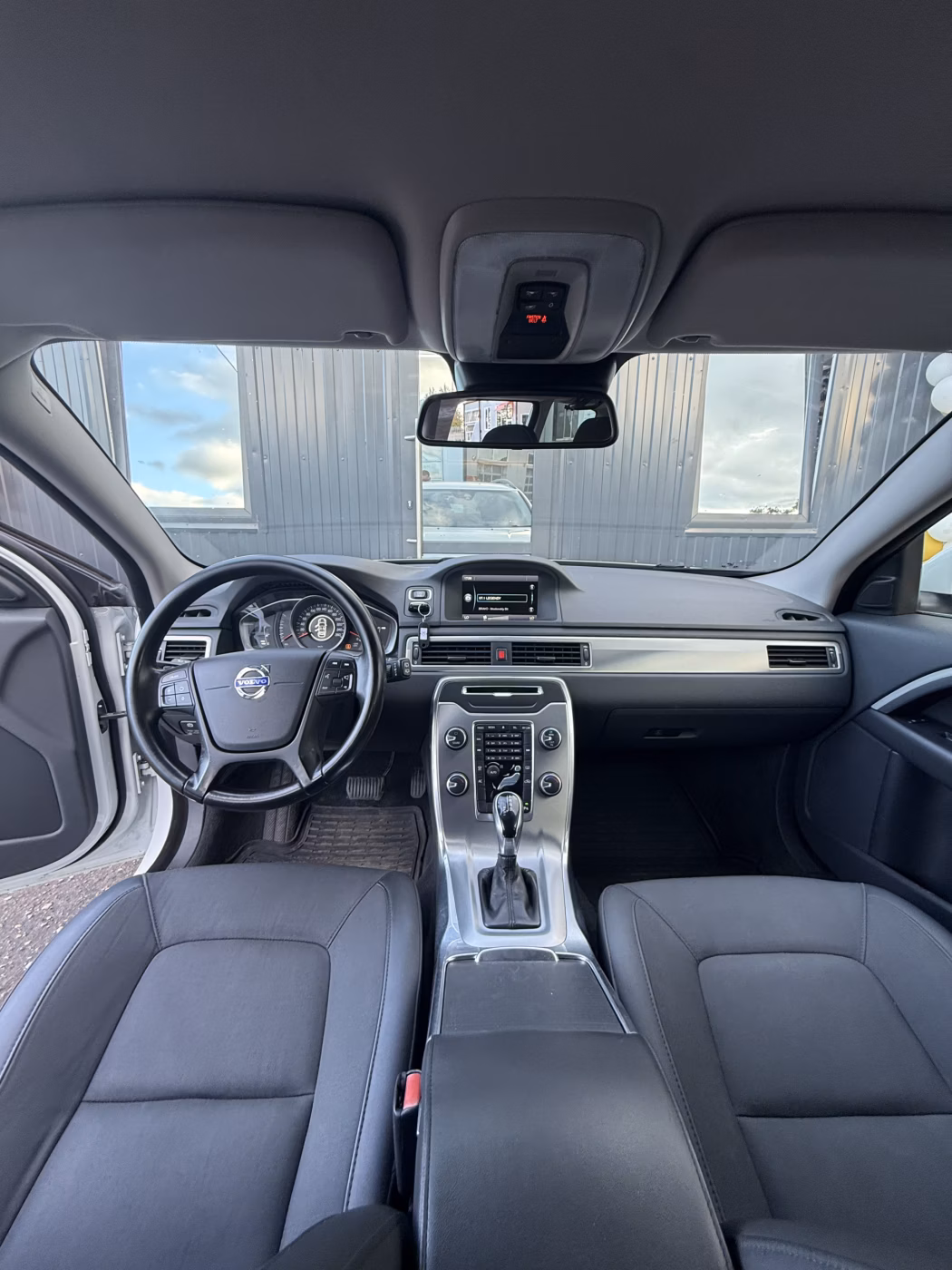 Volvo V70 фото 9