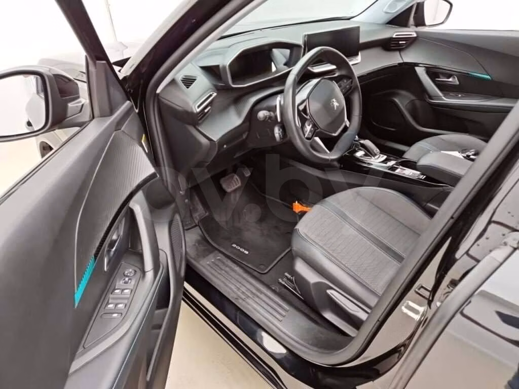 Peugeot 2008 фото 6